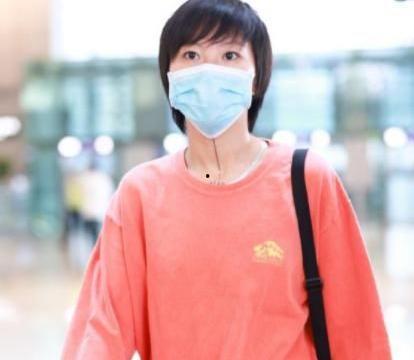 红卫衣吃瓜,揭秘时尚潮流背后的故事